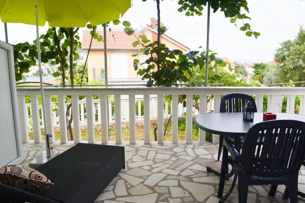 Suz-Ana Apartment Трогир Екстериор снимка