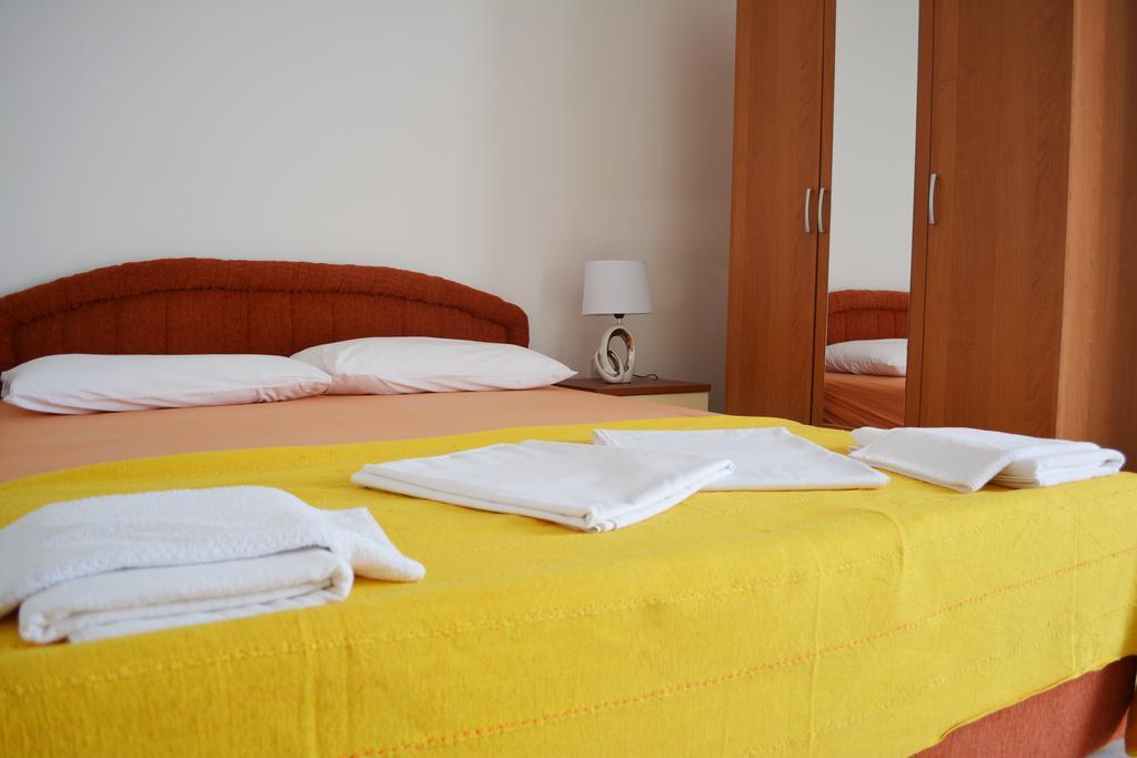 Suz-Ana Apartment Трогир Екстериор снимка