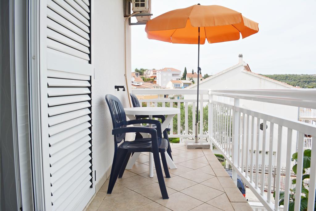 Suz-Ana Apartment Трогир Екстериор снимка
