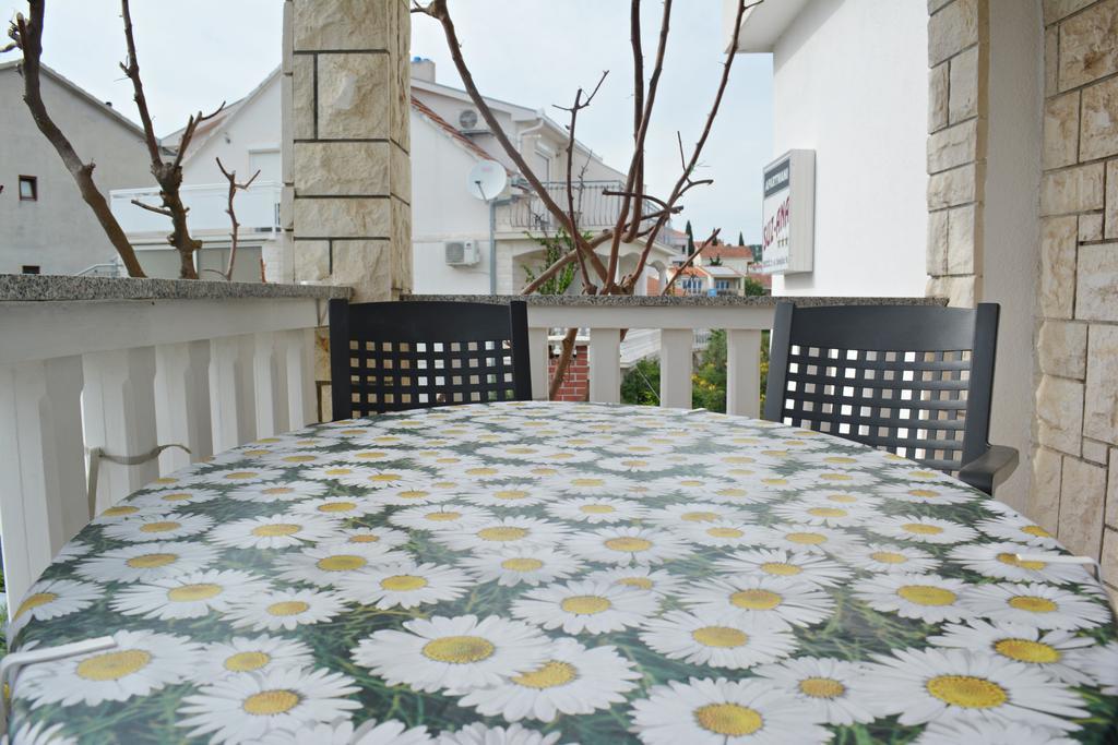 Suz-Ana Apartment Трогир Екстериор снимка