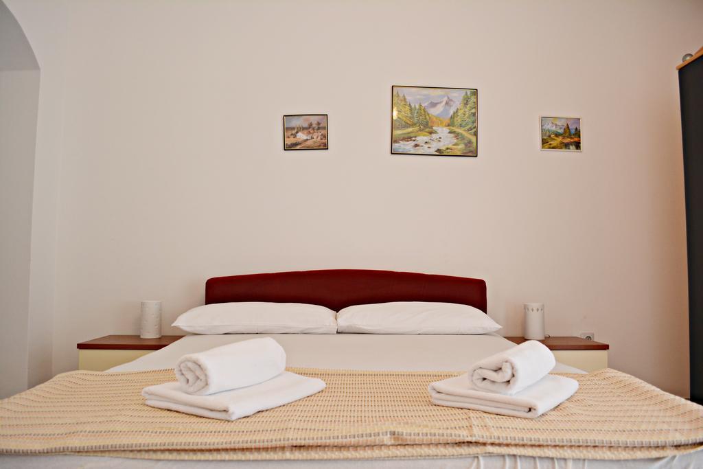 Suz-Ana Apartment Трогир Екстериор снимка